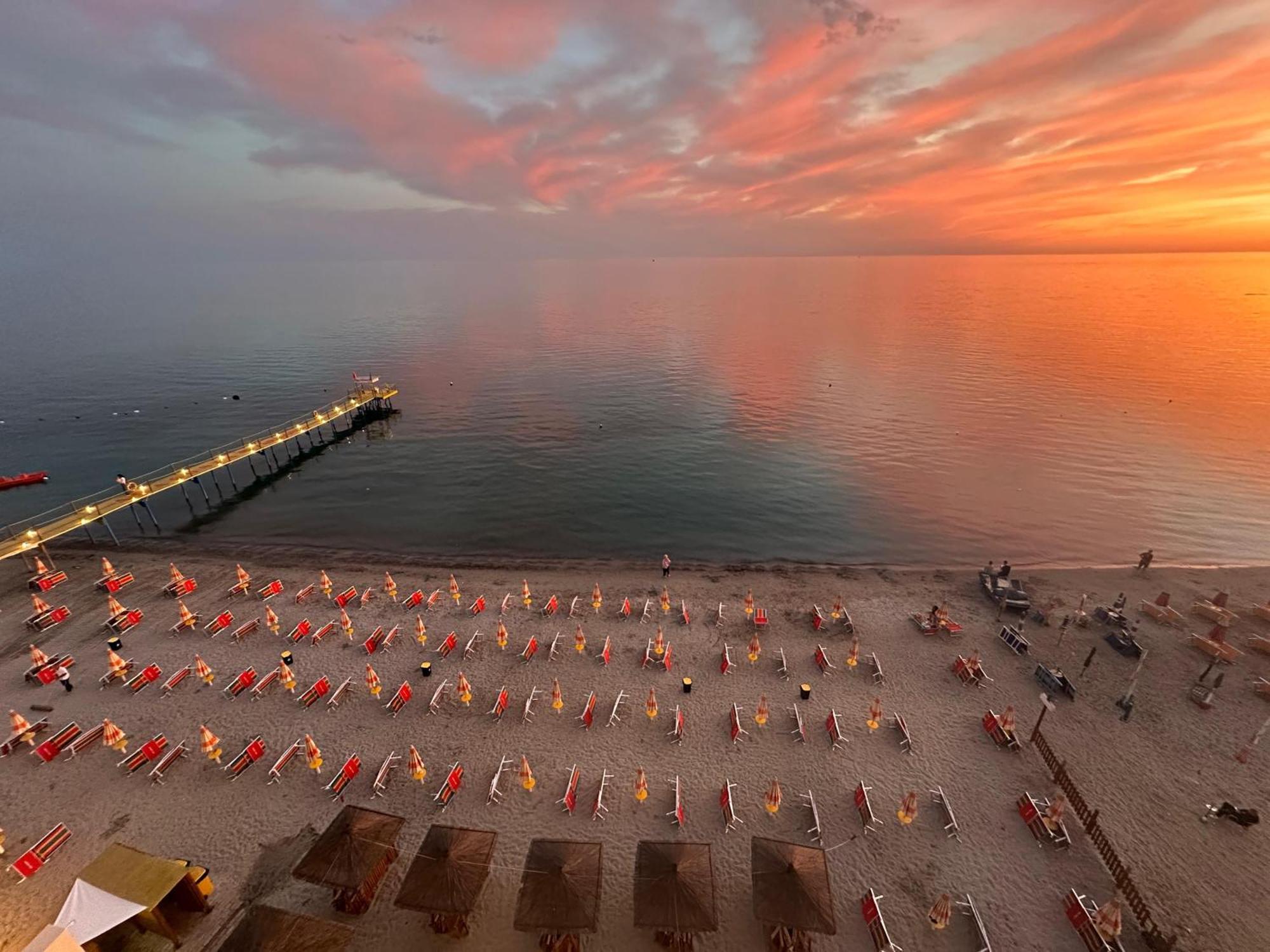 Aragosta Hotel Dıraç Dış mekan fotoğraf