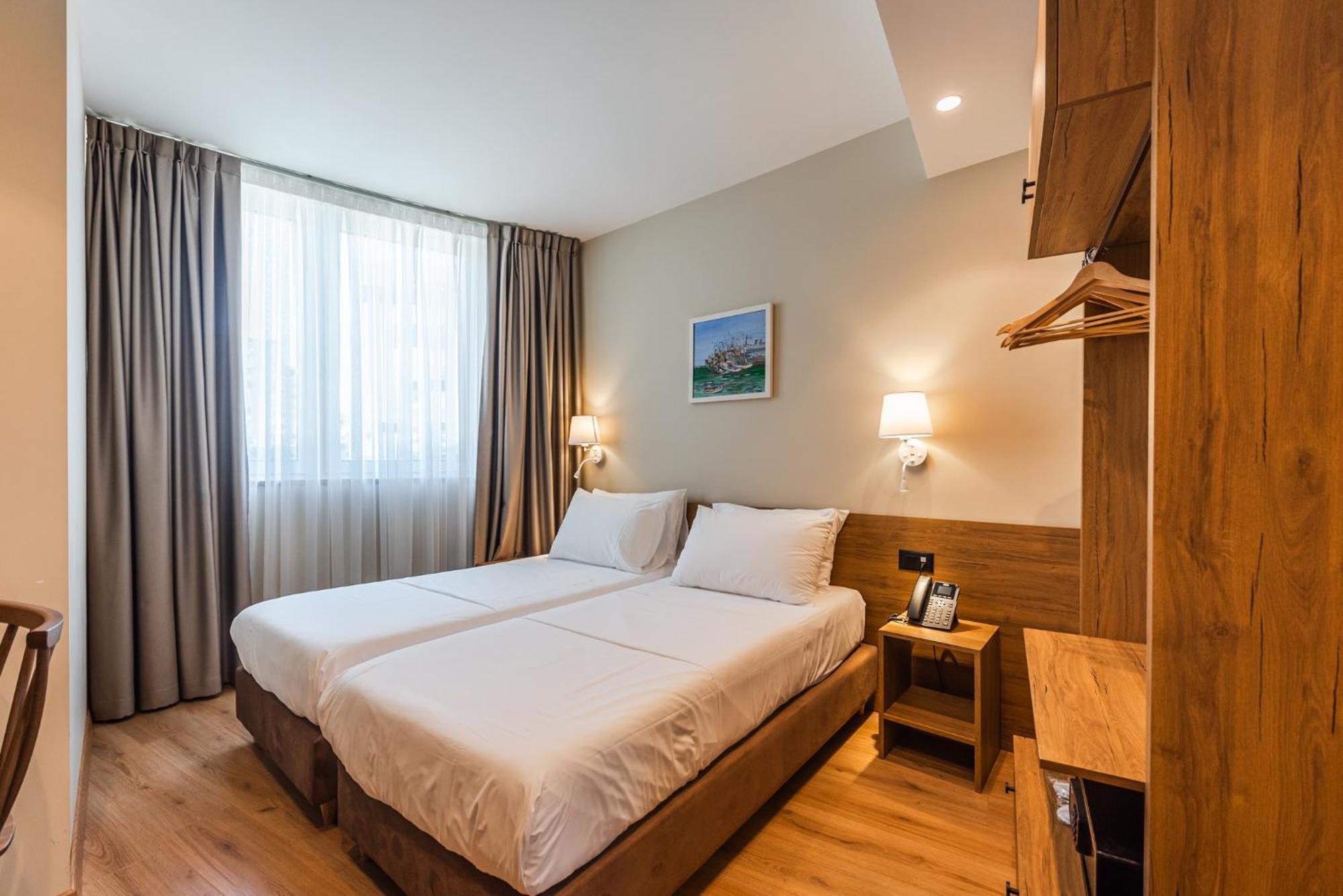 Aragosta Hotel Dıraç Dış mekan fotoğraf