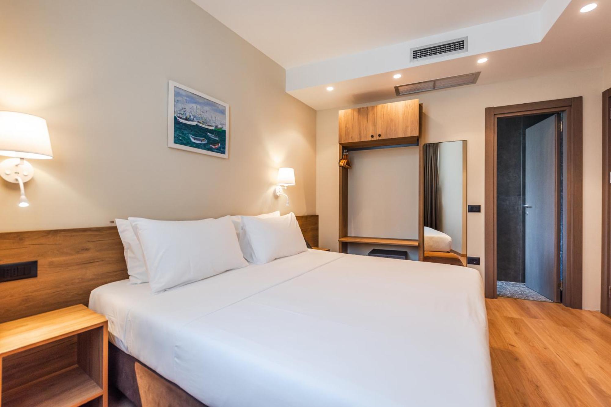 Aragosta Hotel Dıraç Dış mekan fotoğraf