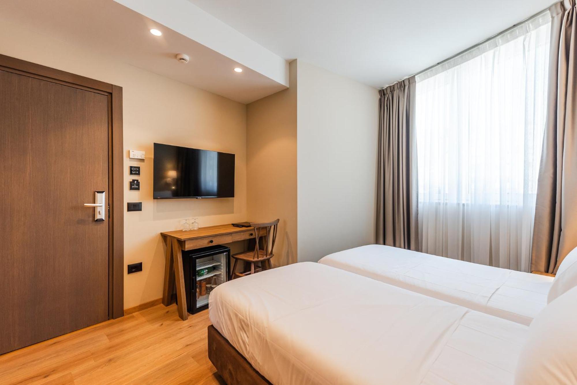 Aragosta Hotel Dıraç Dış mekan fotoğraf