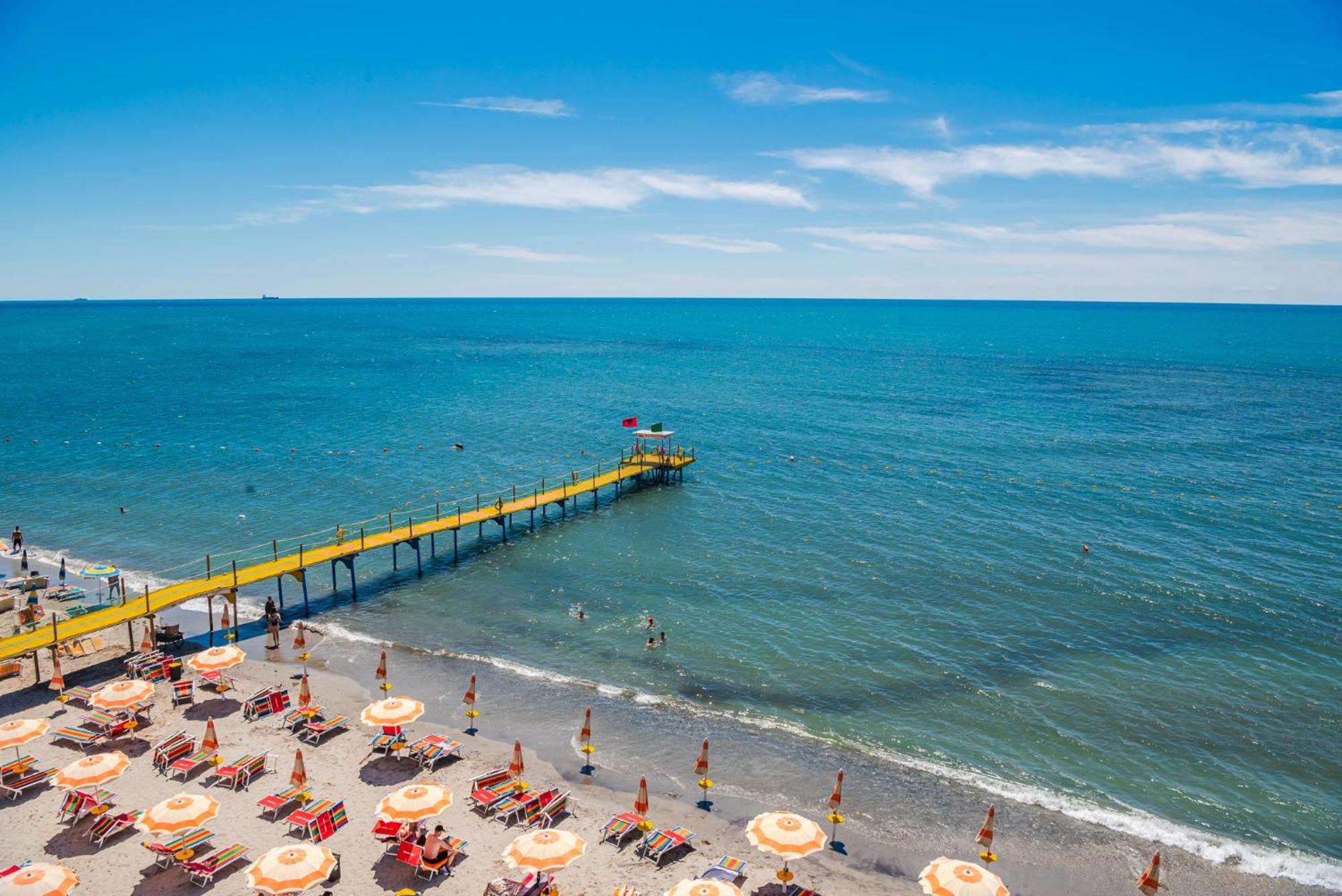 Aragosta Hotel Dıraç Dış mekan fotoğraf