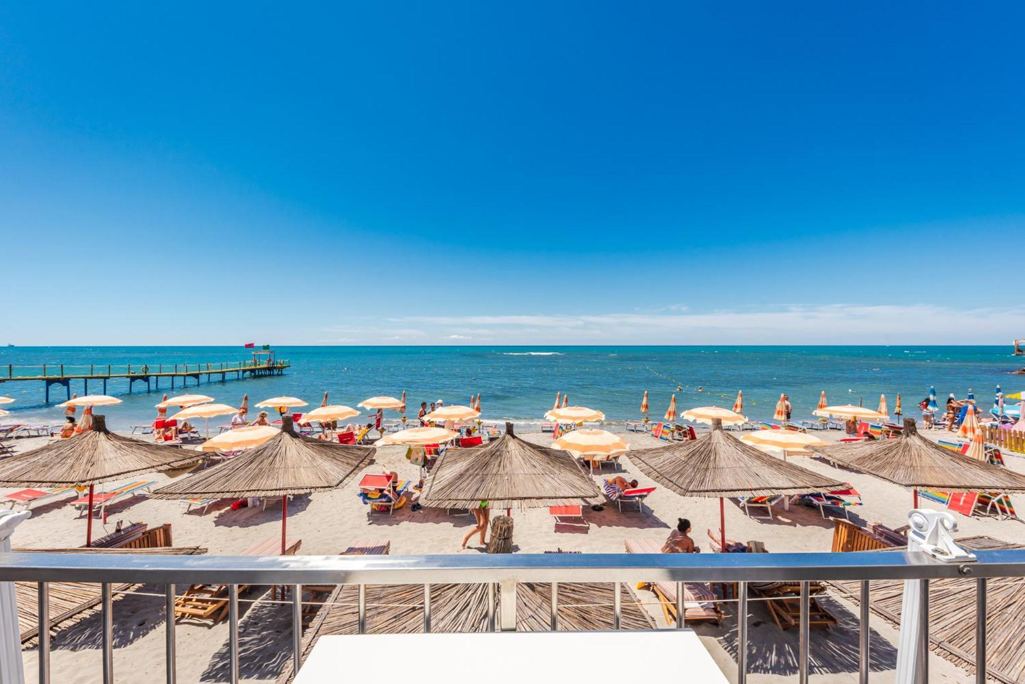 Aragosta Hotel Dıraç Dış mekan fotoğraf