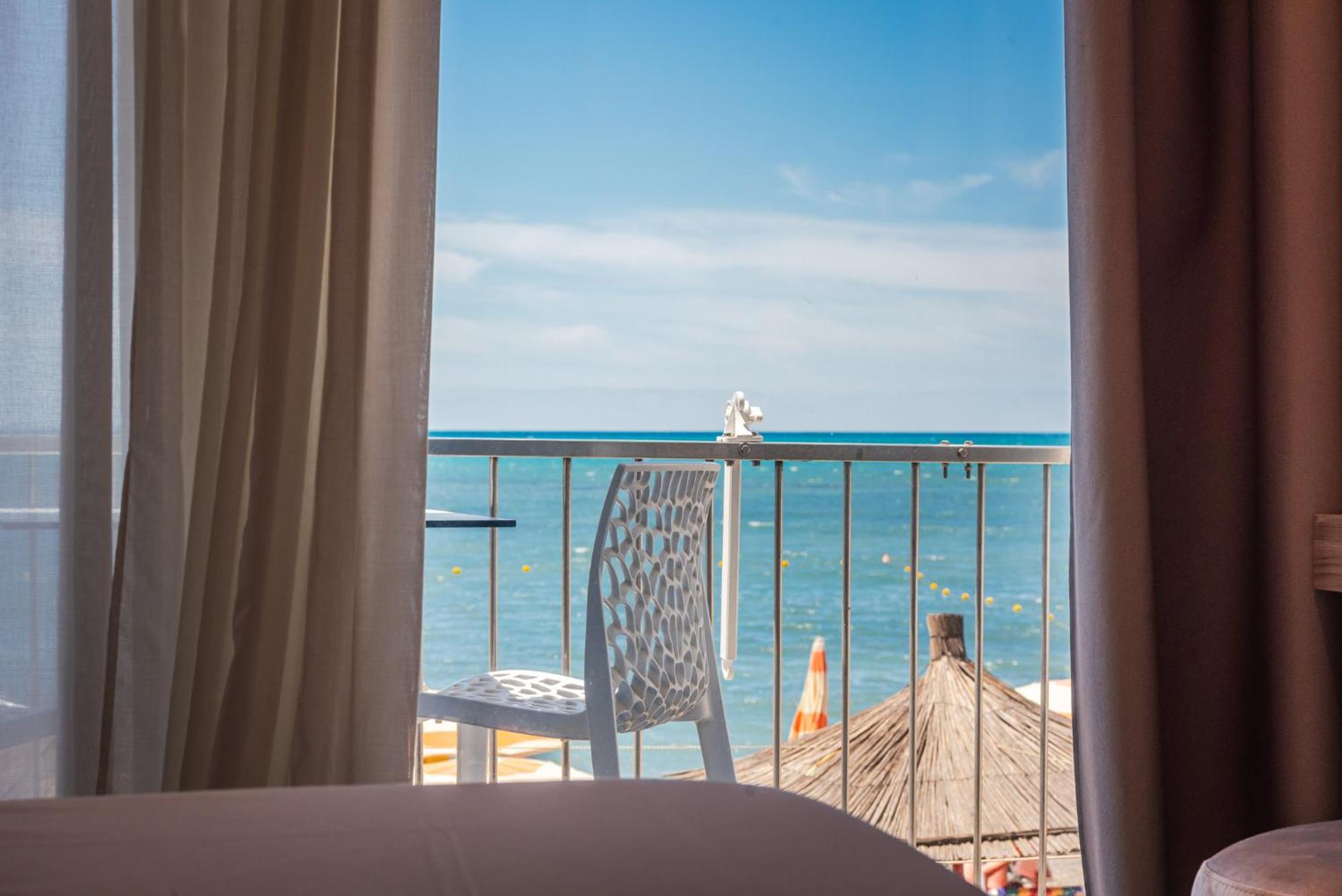 Aragosta Hotel Dıraç Dış mekan fotoğraf